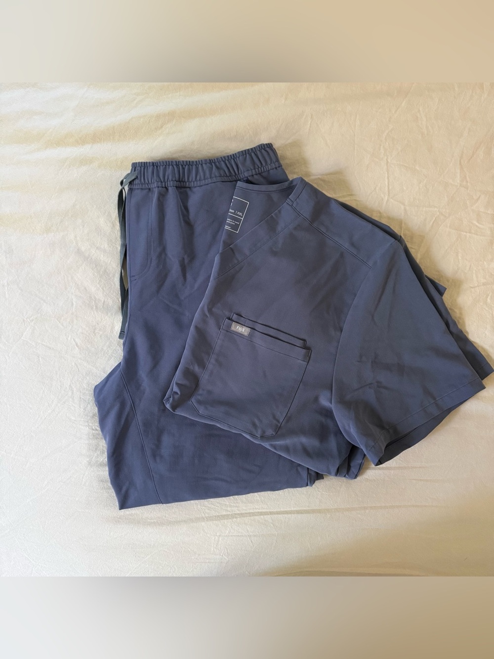 FIGS Men’s Space Navy Scrub Top and Jogger Pants Set XXL